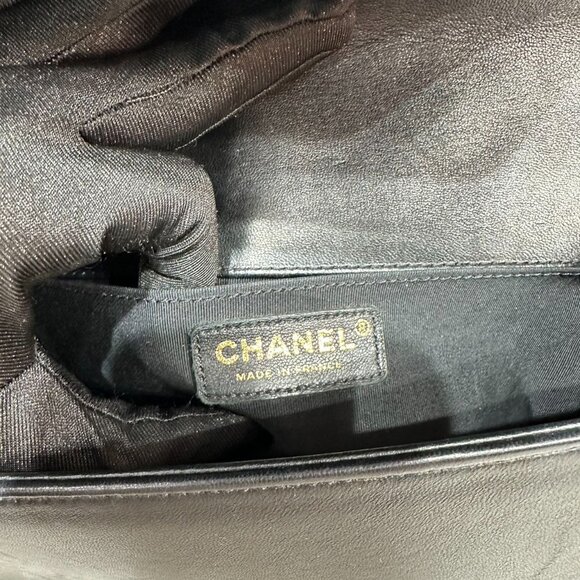 Chanel Black Leather Lambskin Medium Boy Bag Shoulder Bag Crossbody - Picture 7 of 9